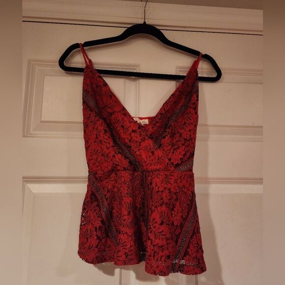 Monteau red and black lace layered peplum tank - Picture 1 of 4